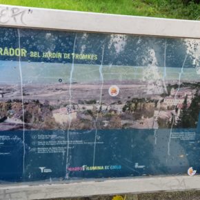 CS Segovia denuncia el mal estado de varios carteles y paneles informativos turísticos